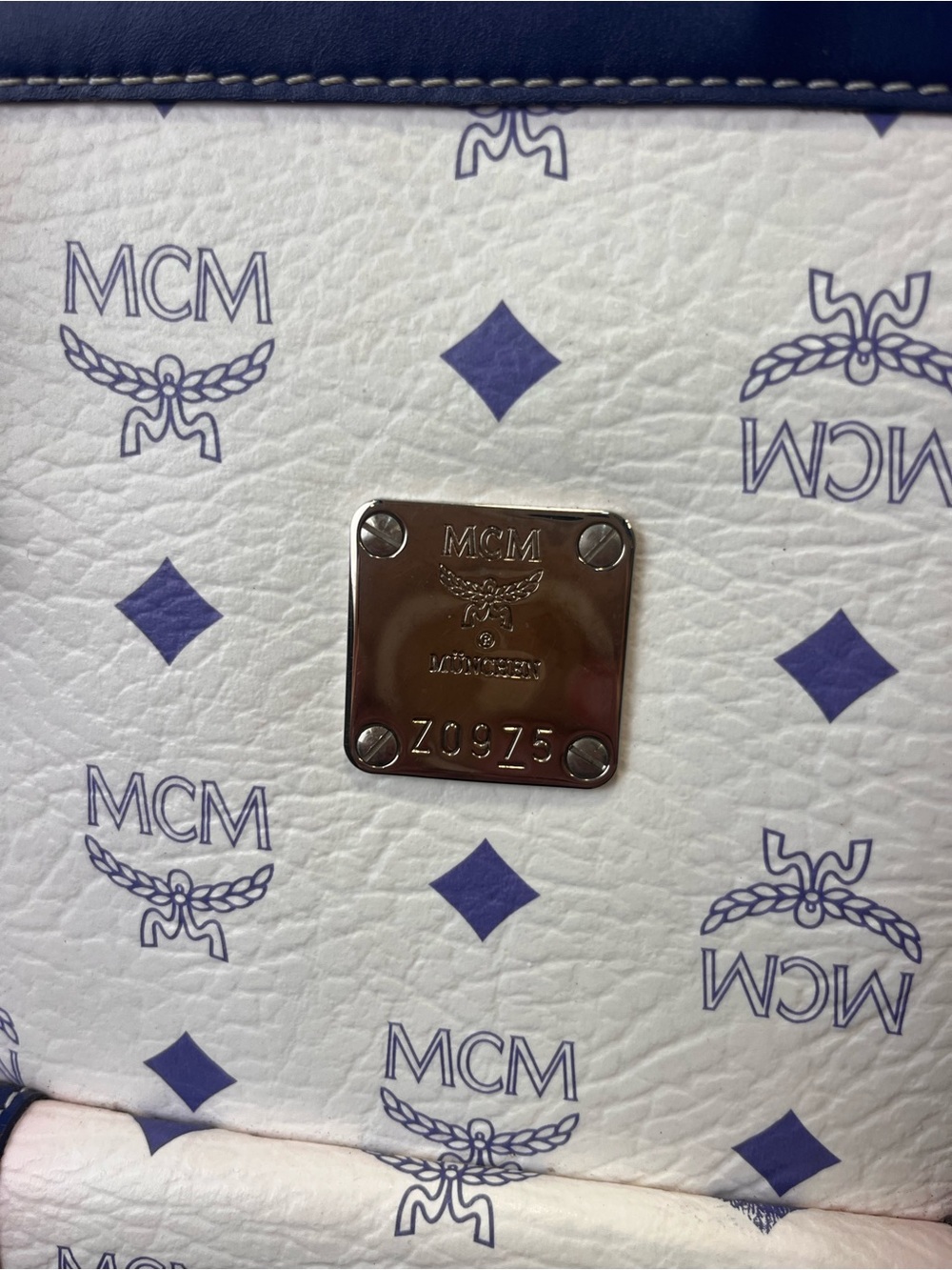 MCM White Navy Blue Visetos Monogram Leather Tote Bag Authentic with Charms - Picture 2 of 16